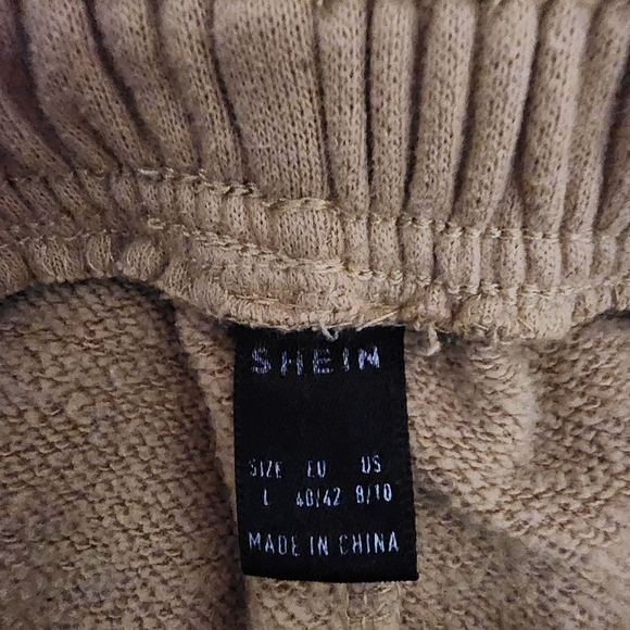 Shein Shorts Size Large - Picture 2 of 2